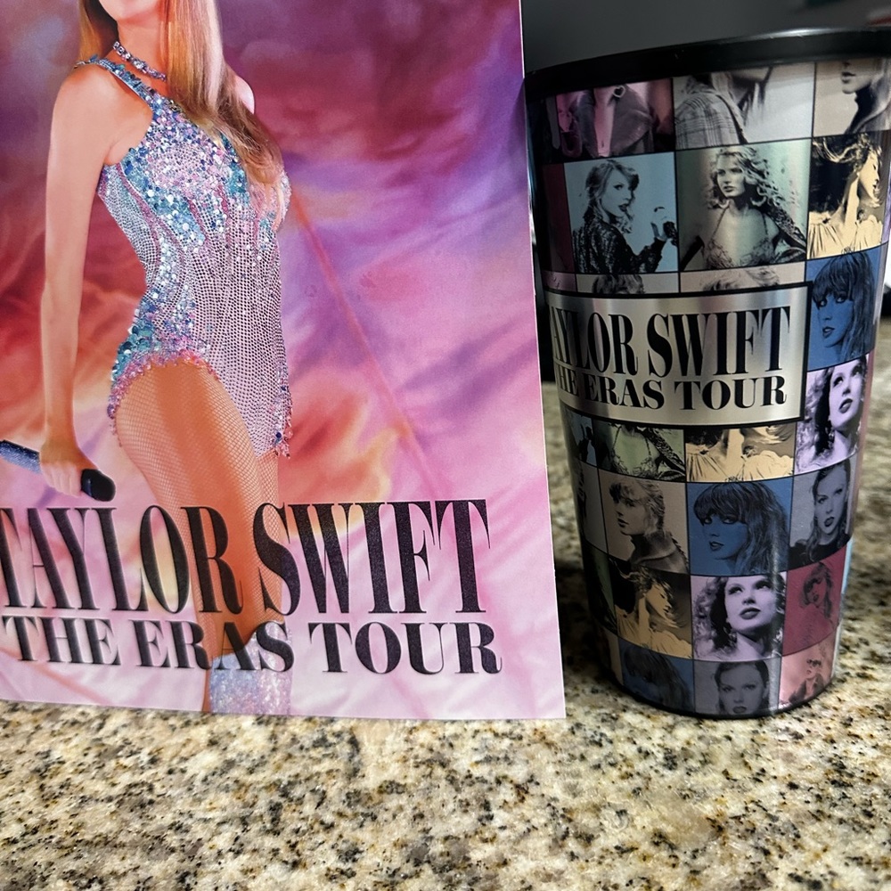 Taylor Swift The Update Tour Movie Large Popcorn Tin & Cup by - Limited Edition - Picture 6 of 12